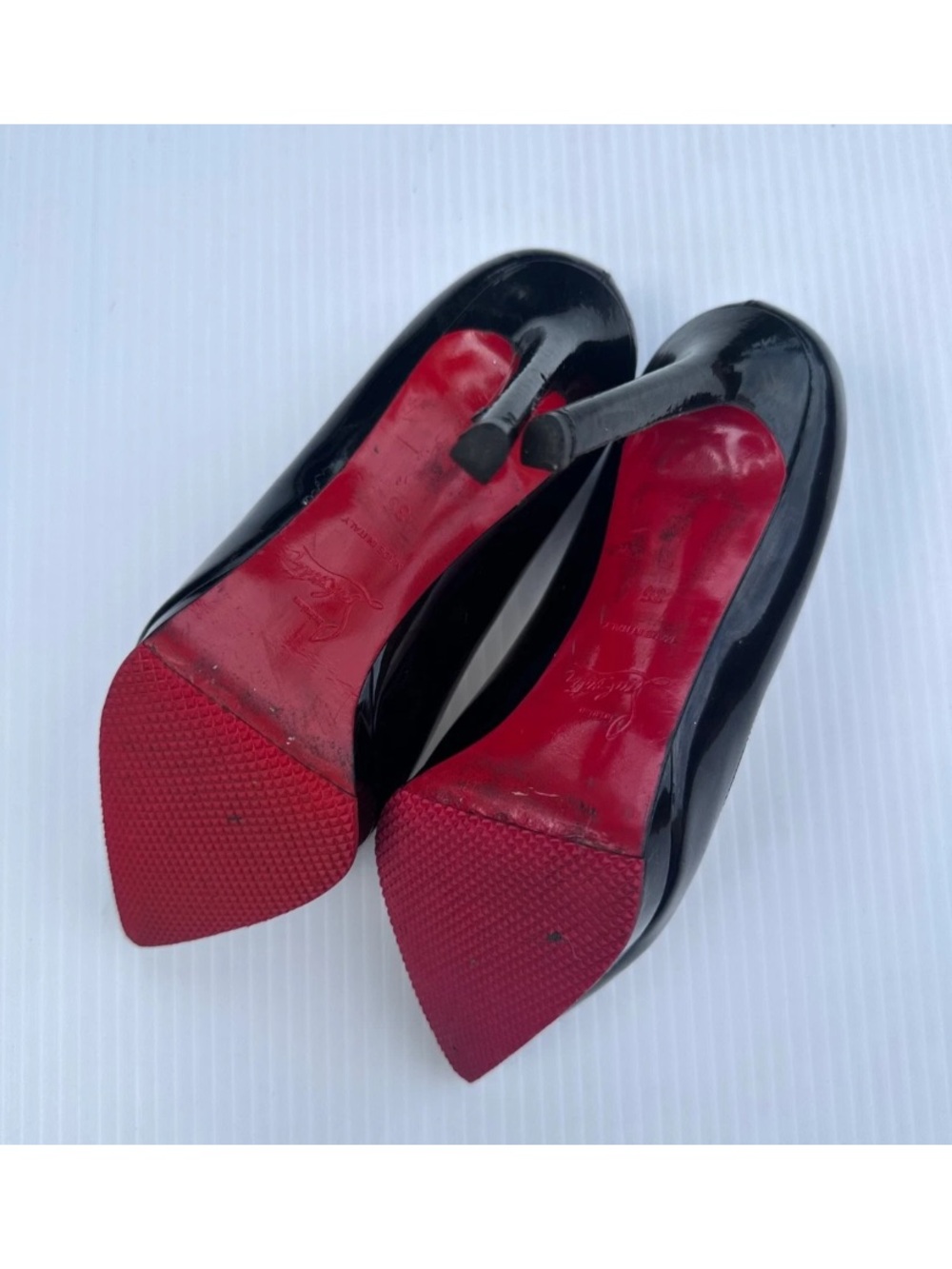 Christian Louboutin Sz 35 Black Patent Leather Heels 4.25" - Picture 7 of 7